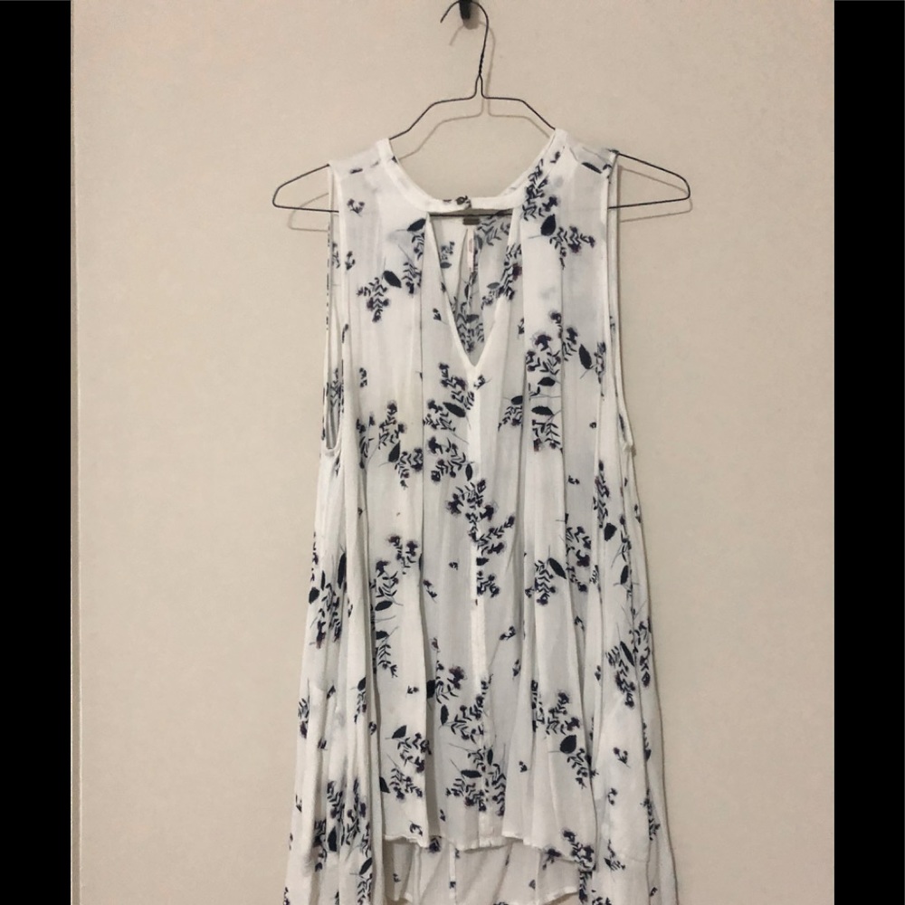 Free People floral tunic. Size M.
